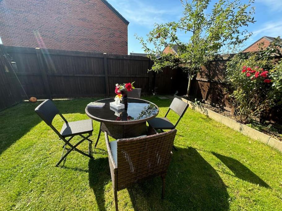 New Large Townhouse 3 Bedrooms 4 Beds And Parking Casa de férias Manchester